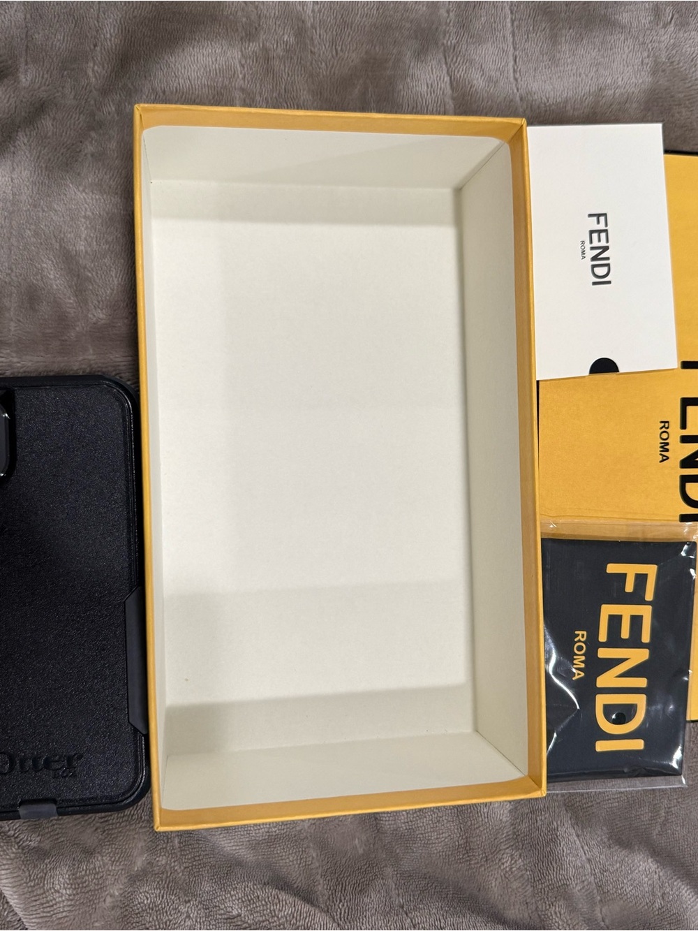 FENDI Roma Yellow & Black Logo Sunglasses Box, Authentication Card + Lens Wipe ✨ - Picture 4 of 4
